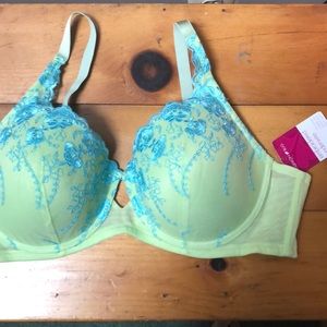42D Embroidered Lace Bra Brand New with Tags